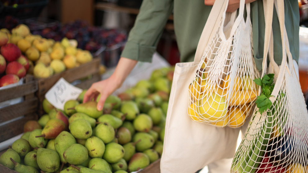 In keeping with the aims of the Waste Prevention Programme, many consumers already use reusable bags.